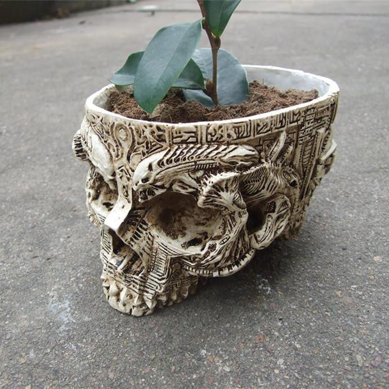 Alien Xenomorph Human Skull Resin Pot Decor