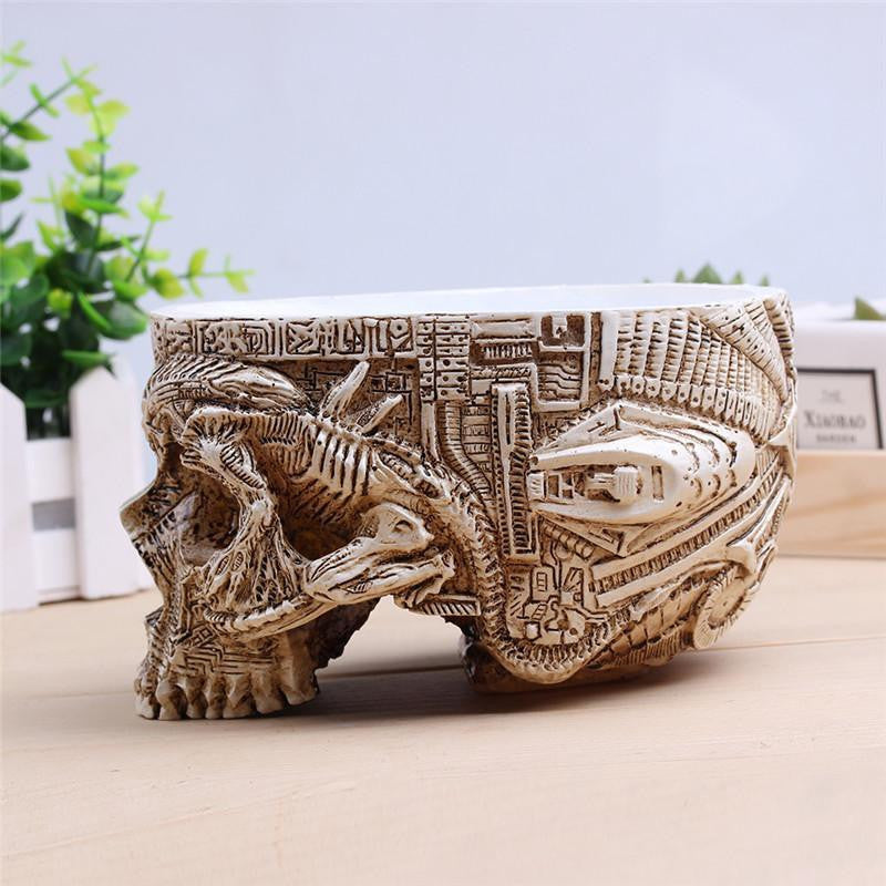 Alien Xenomorph Human Skull Resin Pot Decor