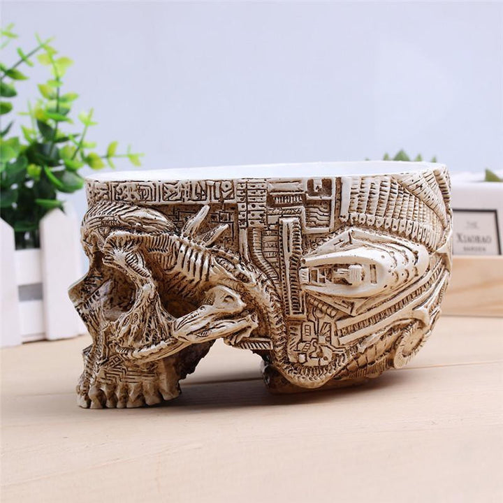 Alien Xenomorph Human Skull Resin Pot Decor